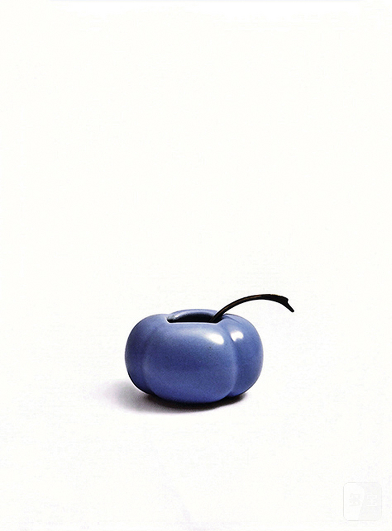 清中期 “浩然堂”款天蓝釉柿形水盂 - 图4